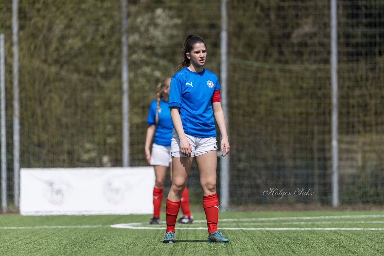 Bild 95 - wBJ SH-Pokalfinale  Holstein-Kiel - SV Viktoria : Ergebnis: 1:0